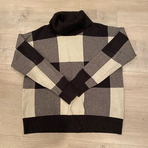 Tahari Black and Cream Plaid Sweater Size XL